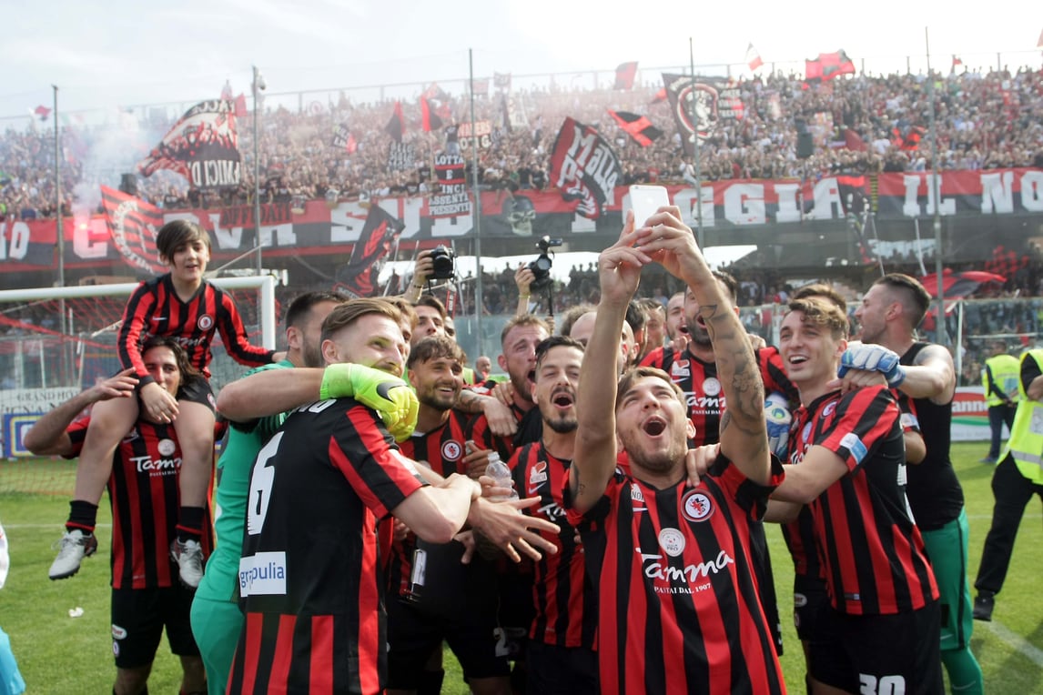 Foggia, la grande attesa: un punto per la B