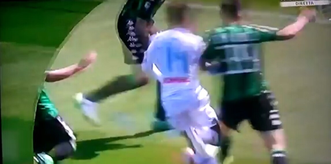 Sbaglia Damato, su Mertens era rigore