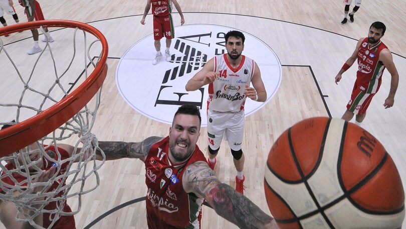 Raduljica stende la Reggiana, Milano torna a sorridere