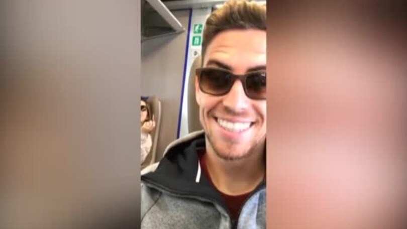 Jorginho scherza con la sua compagna