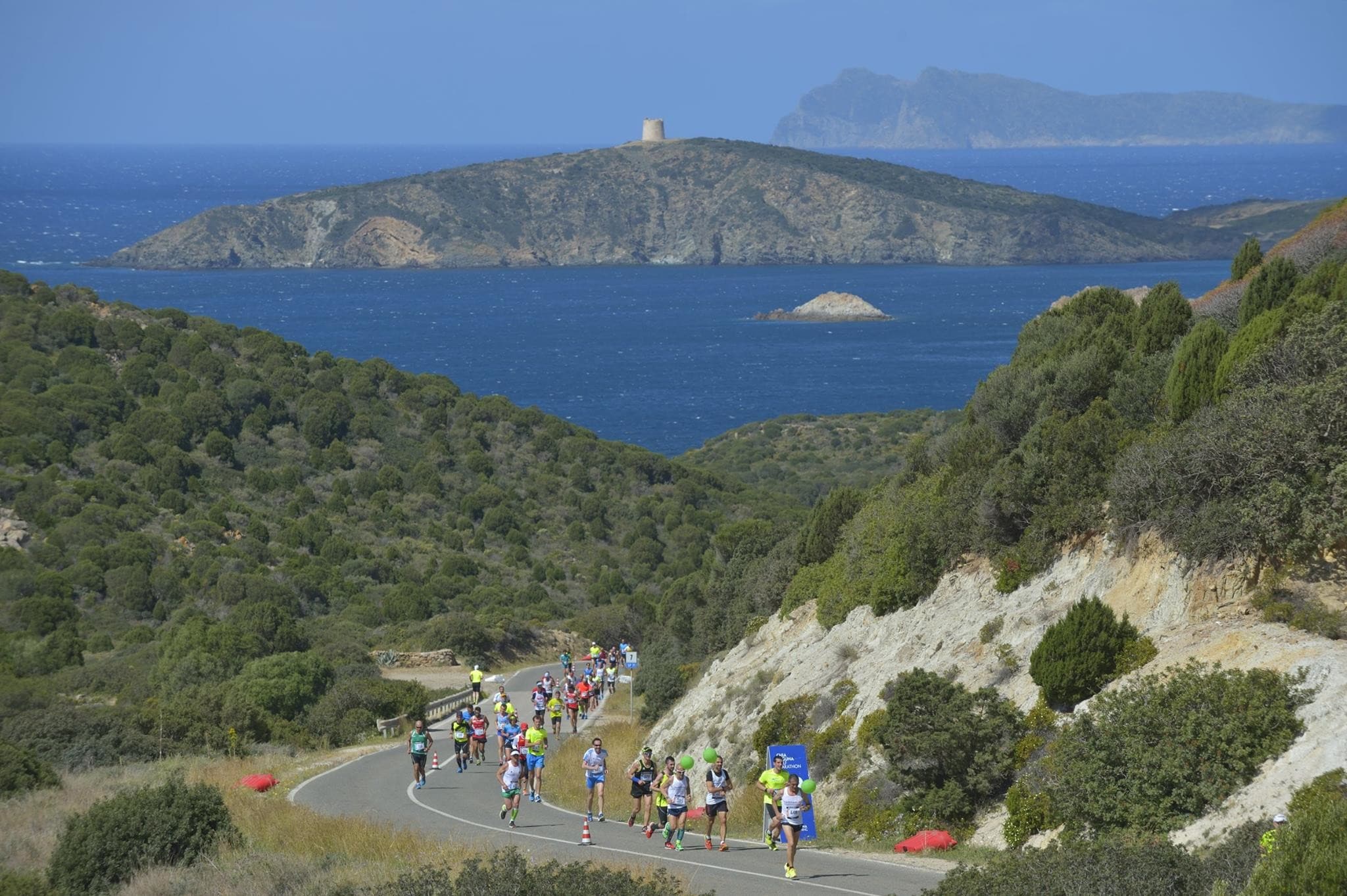 Chia Laguna Half Marathon: dal blu del mare al rosa