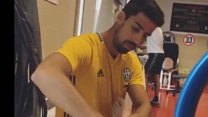 Khedira, il nuovo massaggiatore personale di Pjanic