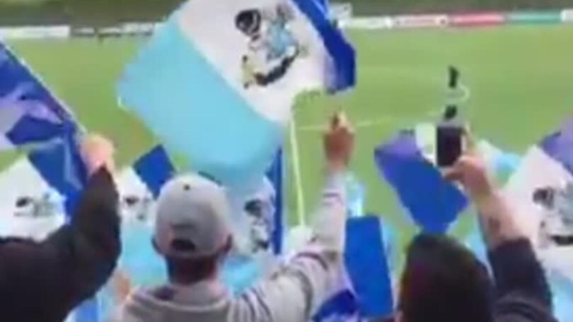 Lazio, i tifosi incitano la squadra a Formello