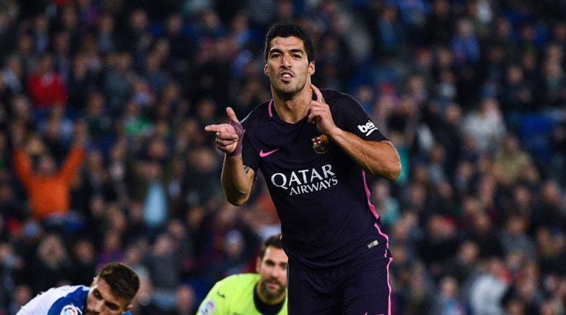 Espanyol-Barcellona 0-3. I blaugrana non mollano.