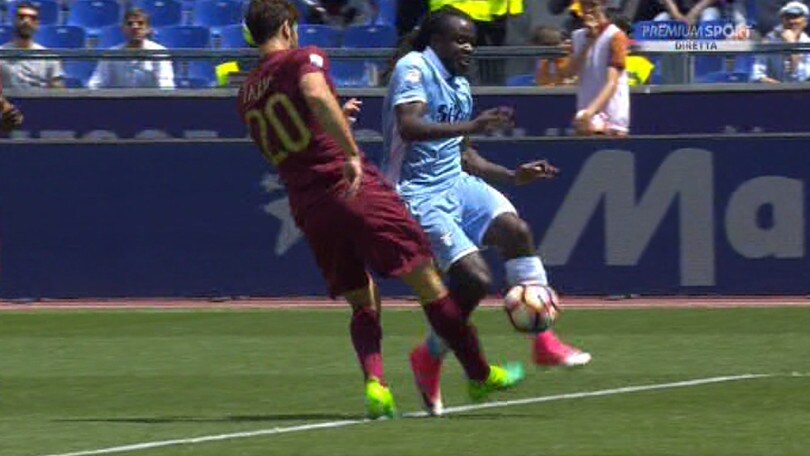 Roma-Lazio: il contatto Fazio-Lukaku è da rigore