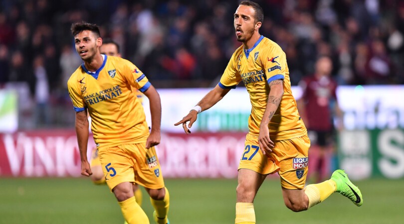 Serie B, Salernitana-Frosinone 1-3: follia Minala, rosso
