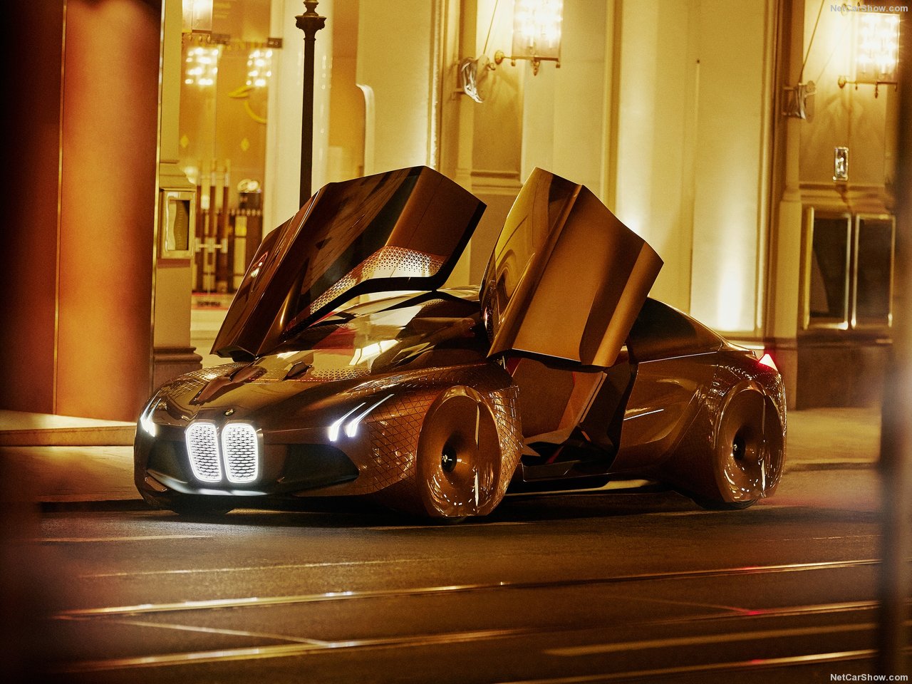 BMW iNext, l’ammiraglia a batteria debutta nel 2021