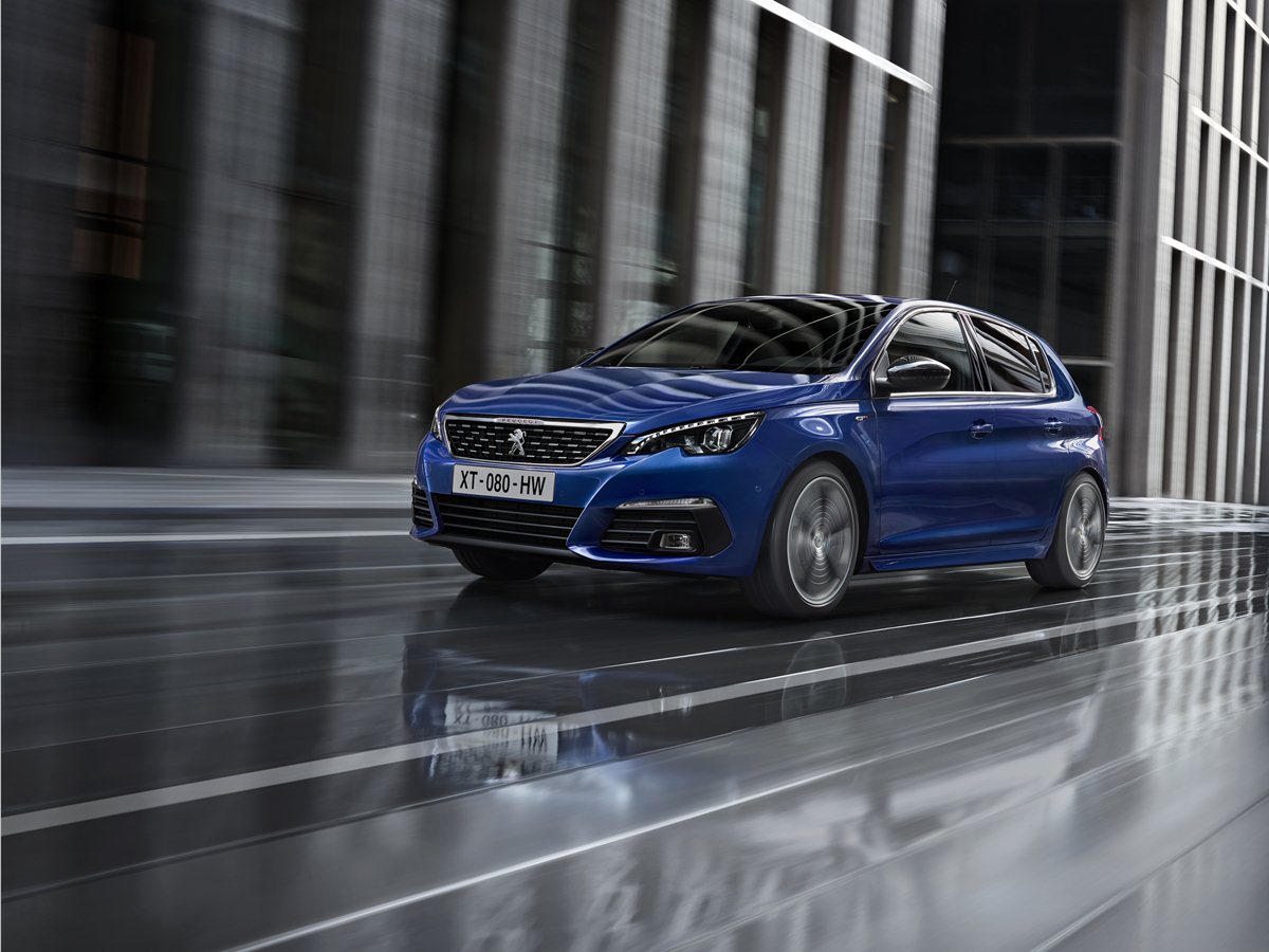 Peugeot 308, la bestseller si rinnova