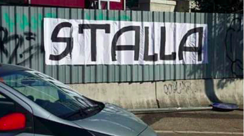Torino, striscione offensivo davanti all'ingresso del Filadelfia: "Stalla"