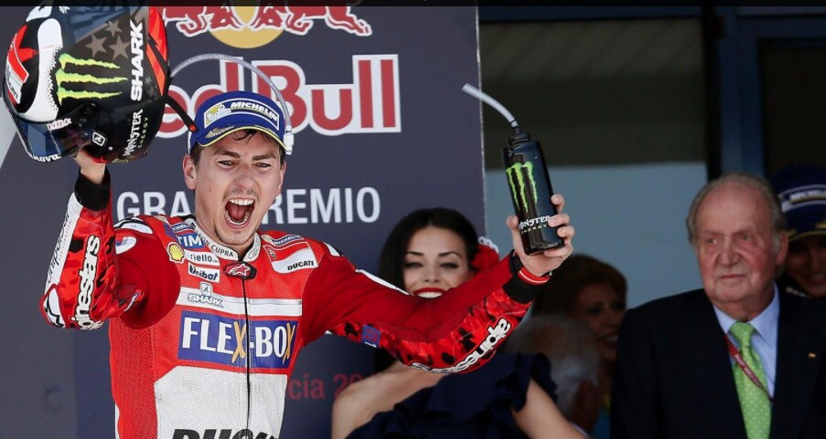 MotoGp, Lorenzo: «Terzo posto come una vittoria»
