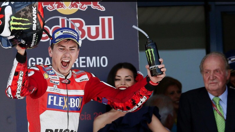 MotoGp, Lorenzo: «Terzo posto come una vittoria»