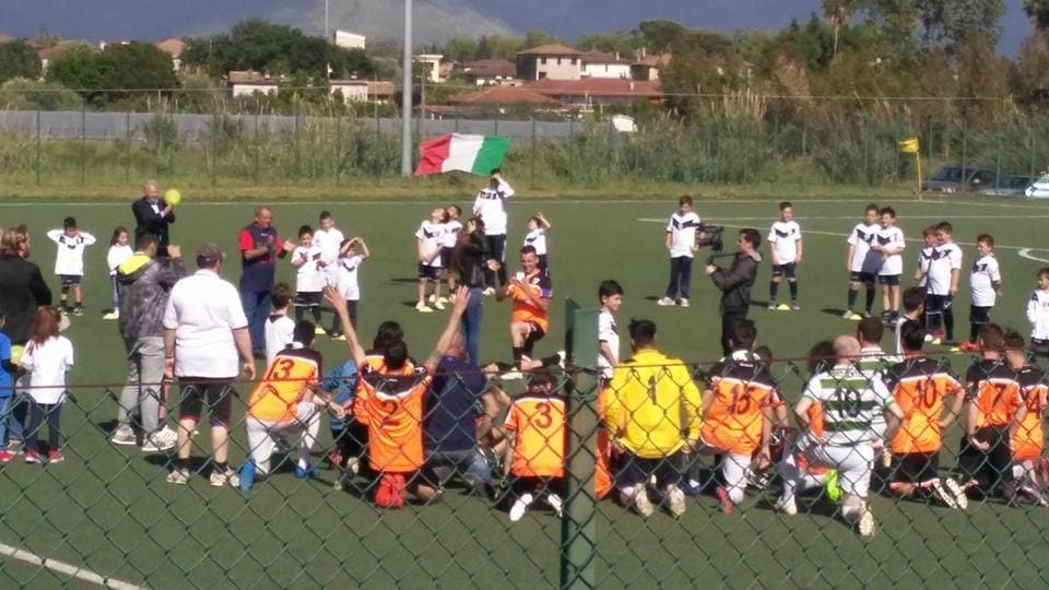 Anche il Monte San Biagio ha il suo Fedez: la richiesta di matrimonio in campo