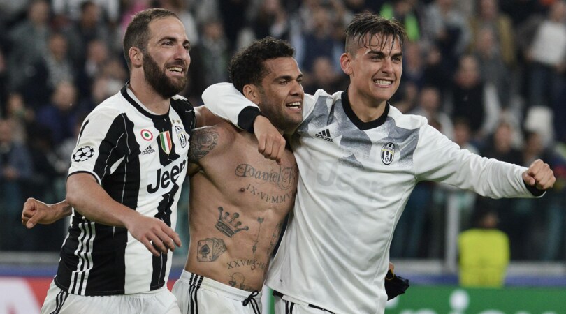 Juventus-Monaco, top&flop: Dani Alves decisivo, Glik antisportivo