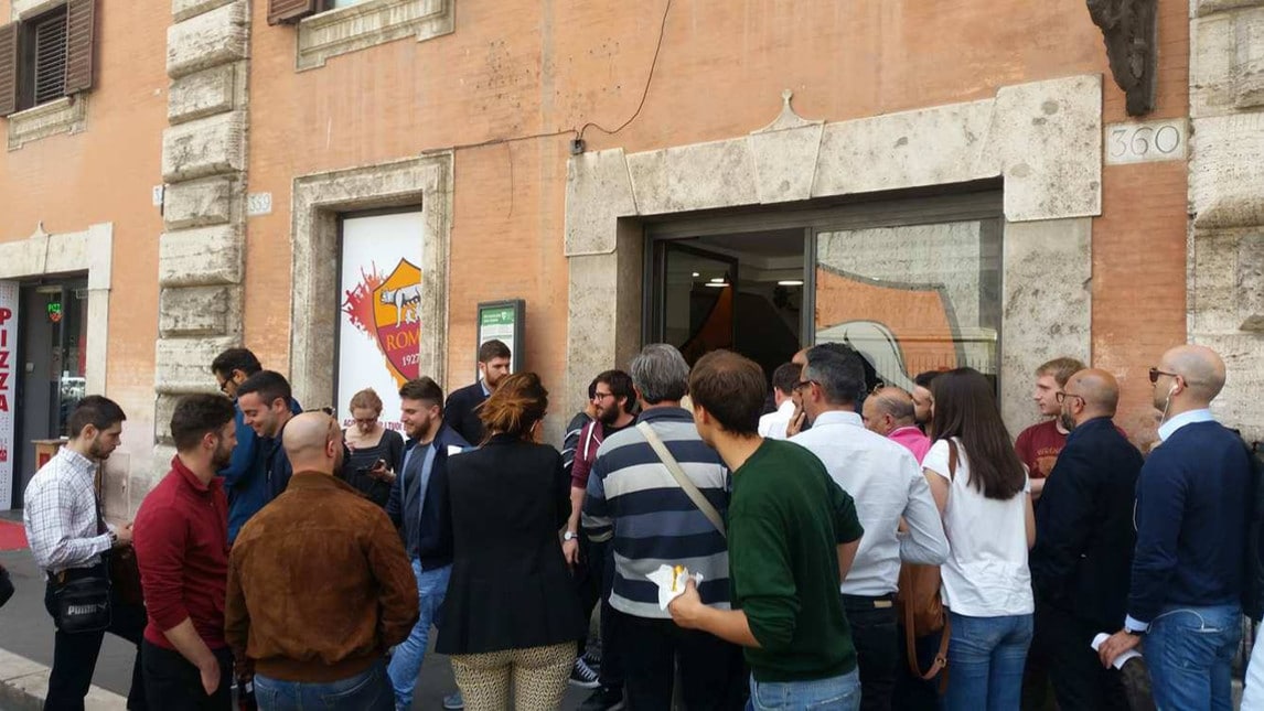 Roma, ancora ressa per Totti: nuovamente in fila per i biglietti