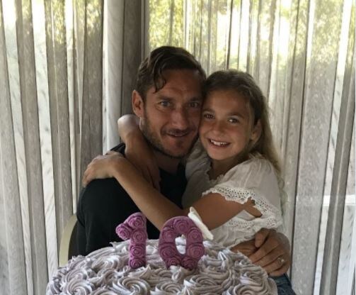 Totti dolce papà, auguri social a Chanel per i 10 anni