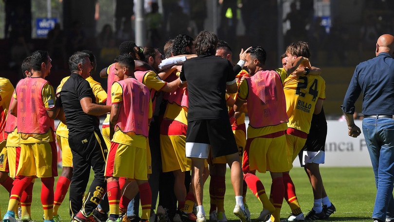 Benevento-Frosinone 2-1: ci pensa Ceravolo al 93'