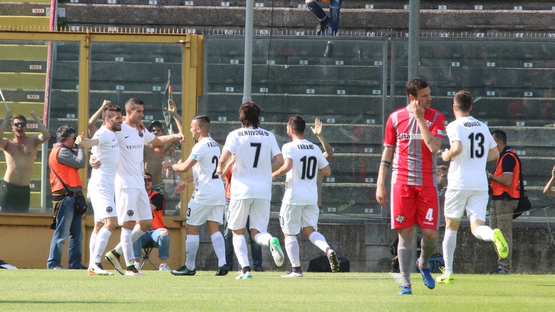 Risultati immagini per cremonese venezia 1-2