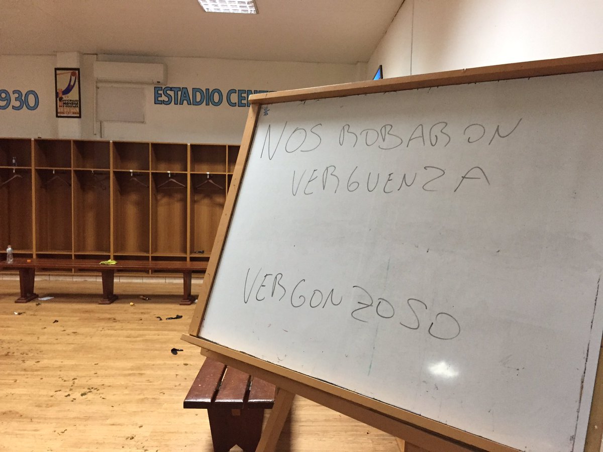 Nacional, gli ospiti scrivono in spogliatoio: "Vergogna! Noi derubati"