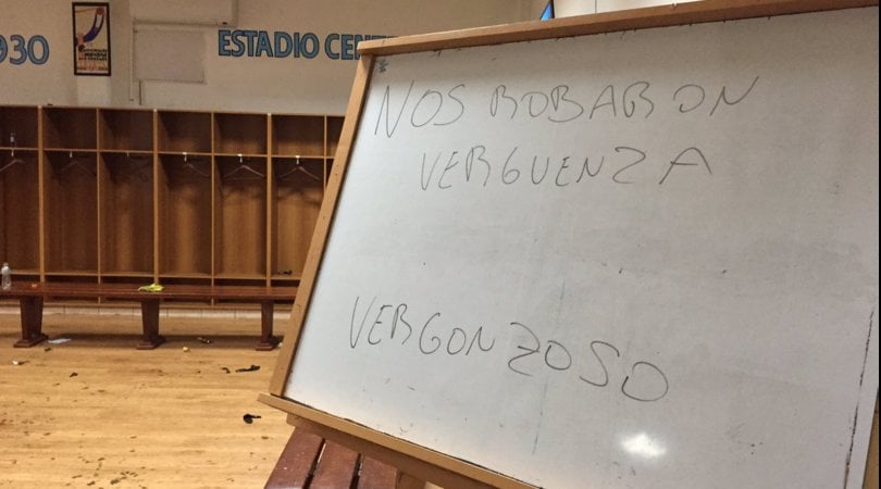 Nacional, gli ospiti scrivono in spogliatoio: "Vergogna! Noi derubati"