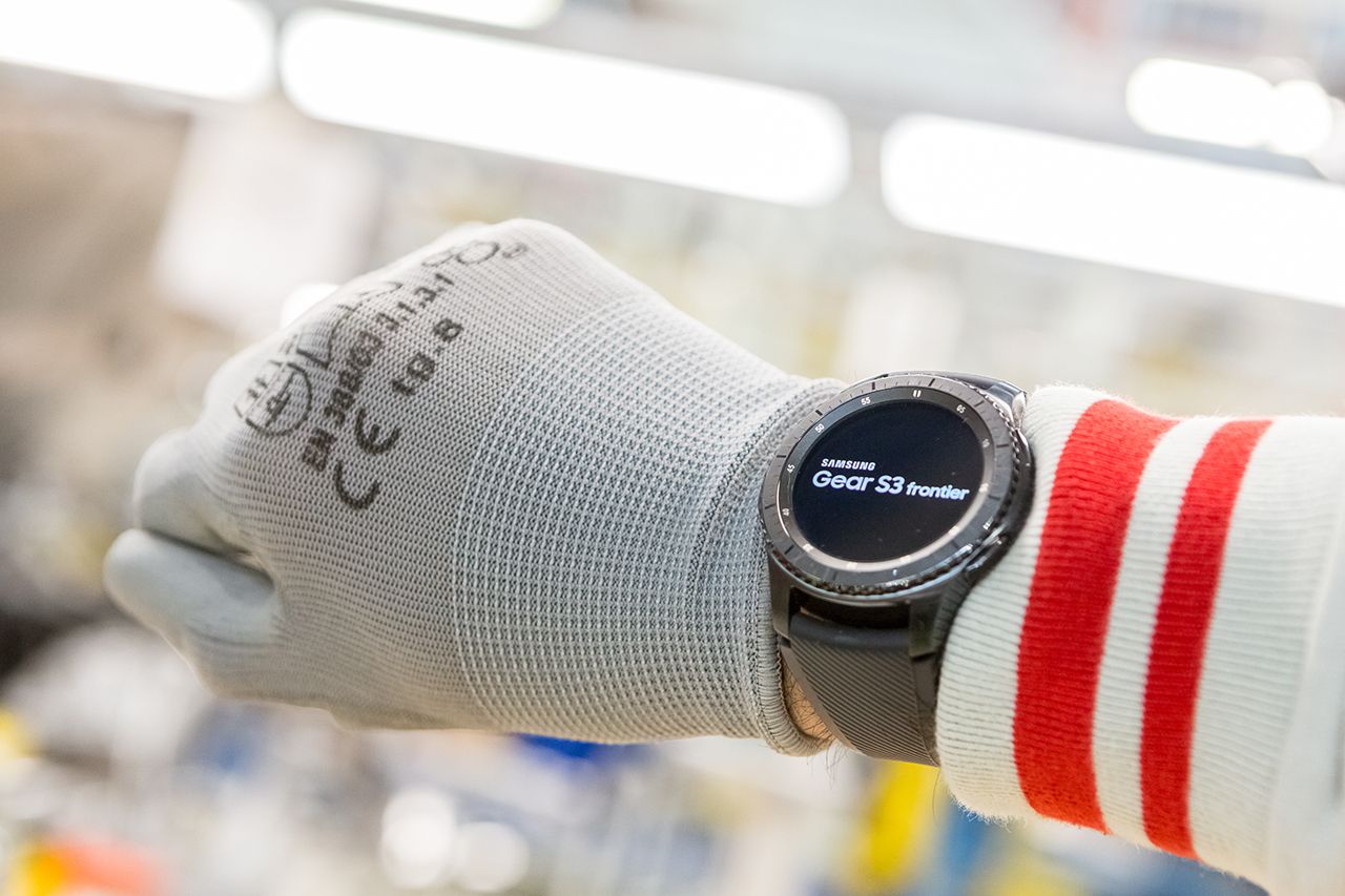 Cassino, smartwatch e tablet per produrre Giulia e Stelvio