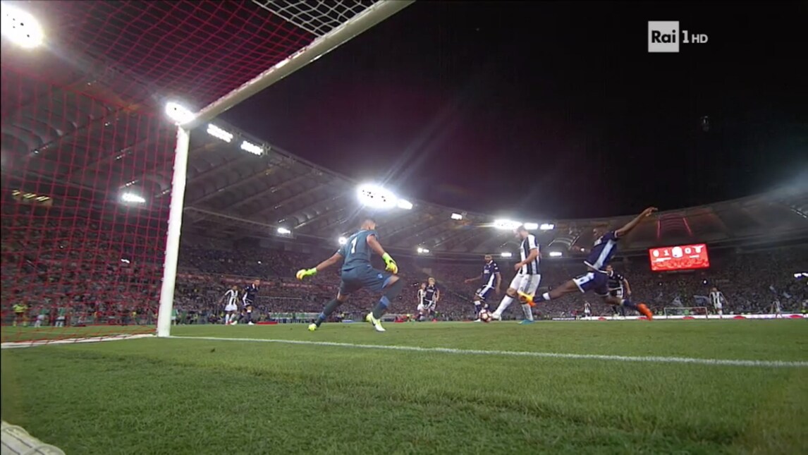 Juventus-Lazio, il clamoroso gol fallito da Higuain