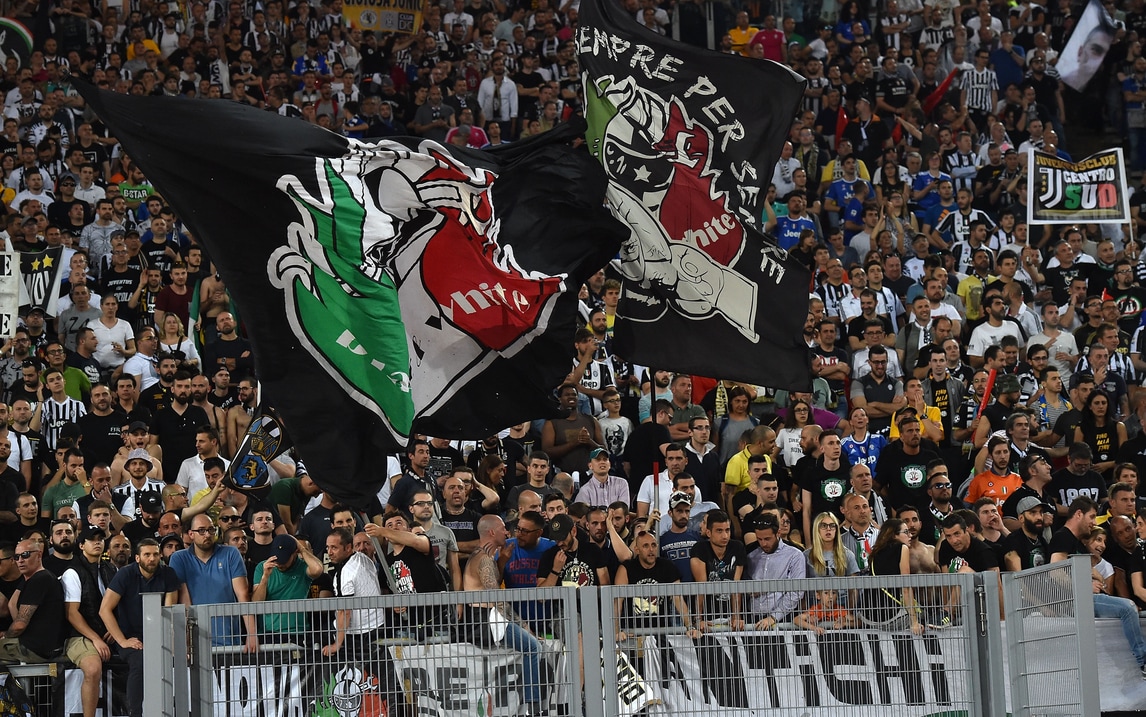 Coppa Italia Juventus-Lazio, l'Olimpico canta: «Chi non salta è giallorosso»