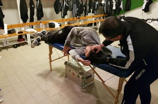 Ivic colpito da una lattina di birra: Panathinaikos-PAOK sospesa