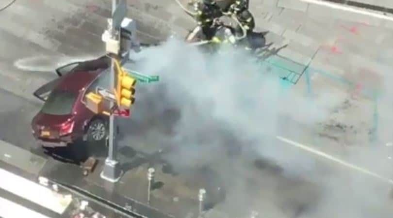 New York, paura a Times Square: auto sulla folla, almeno un morto