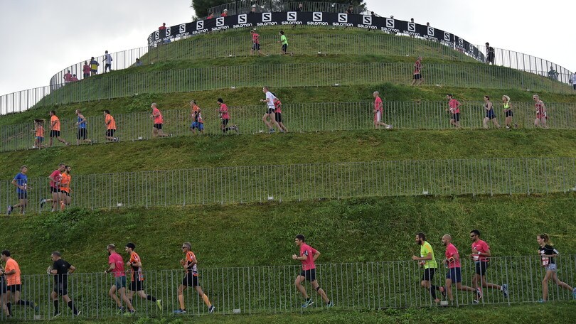 Salomon Running Milano: presentato il trail che scalerà 23 piani della Torre Allianz