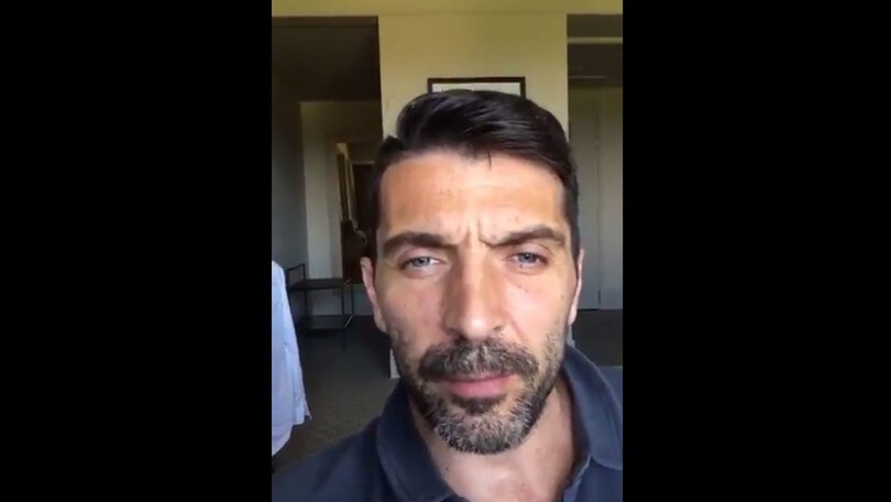 Buffon, video per Lahm: «È stato un onore giocare contro di te»