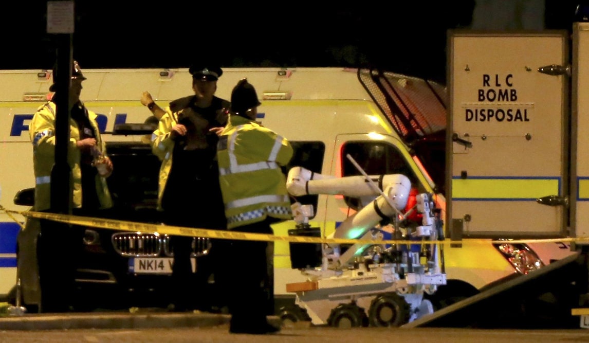 Manchester, attacco terroristico al concerto di Ariana Grande: 22 morti e 59 feriti