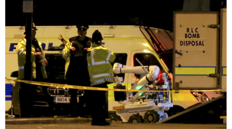 Manchester, attacco terroristico al concerto di Ariana Grande: 22 morti e 59 feriti