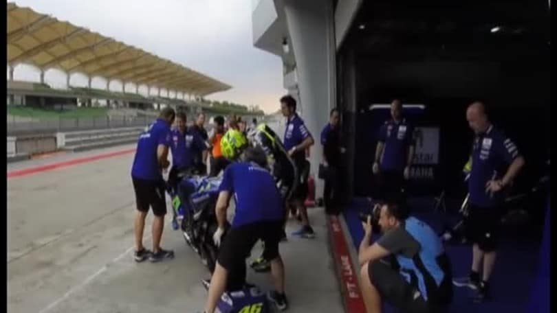 Moto Gp, Rossi cade mentre fa motocross: trauma toracico addominale