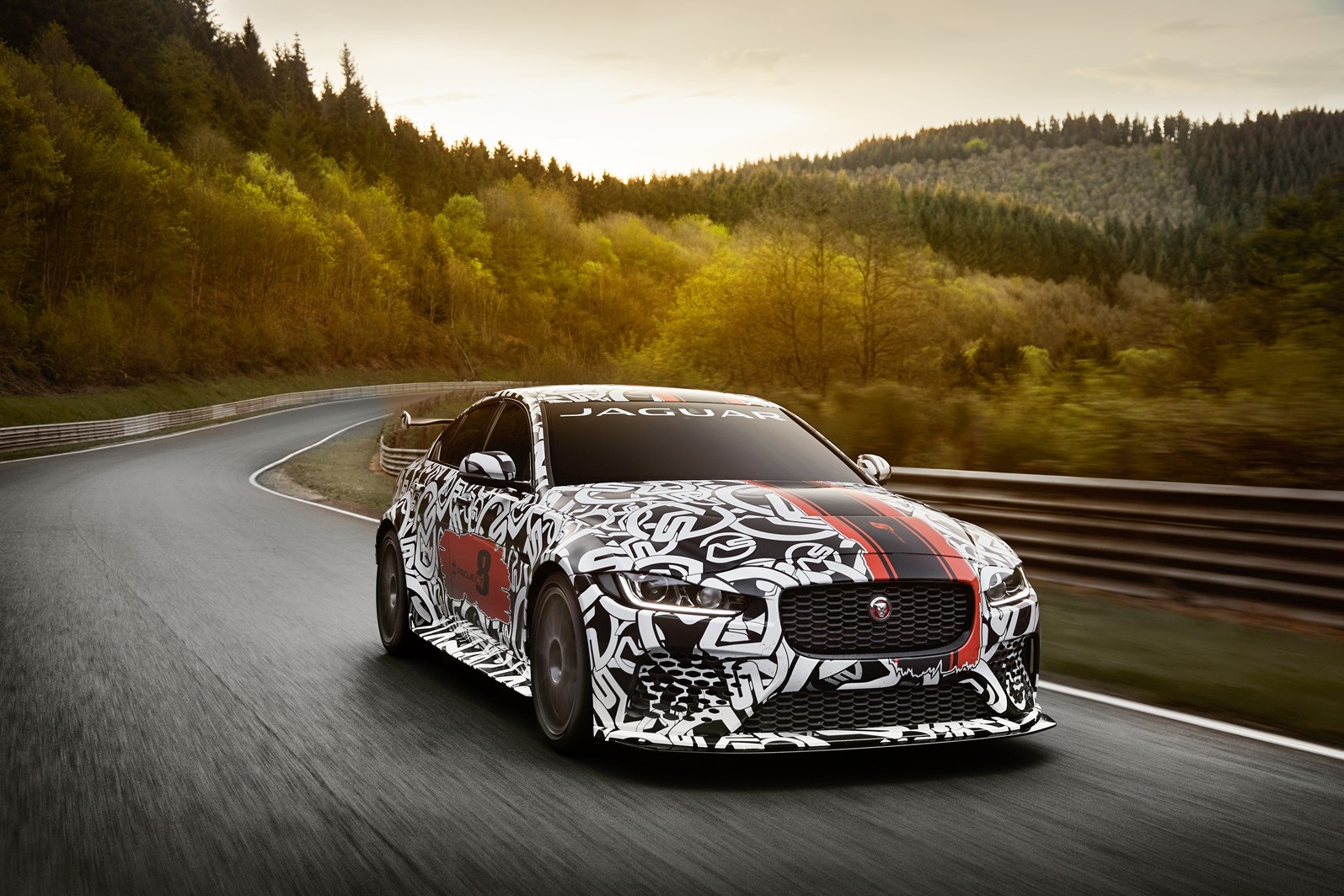 Jaguar XE SV Project 8, 600 CV e 300 esemplari