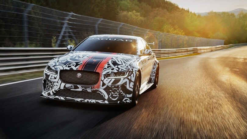Jaguar XE SV Project 8, immagini