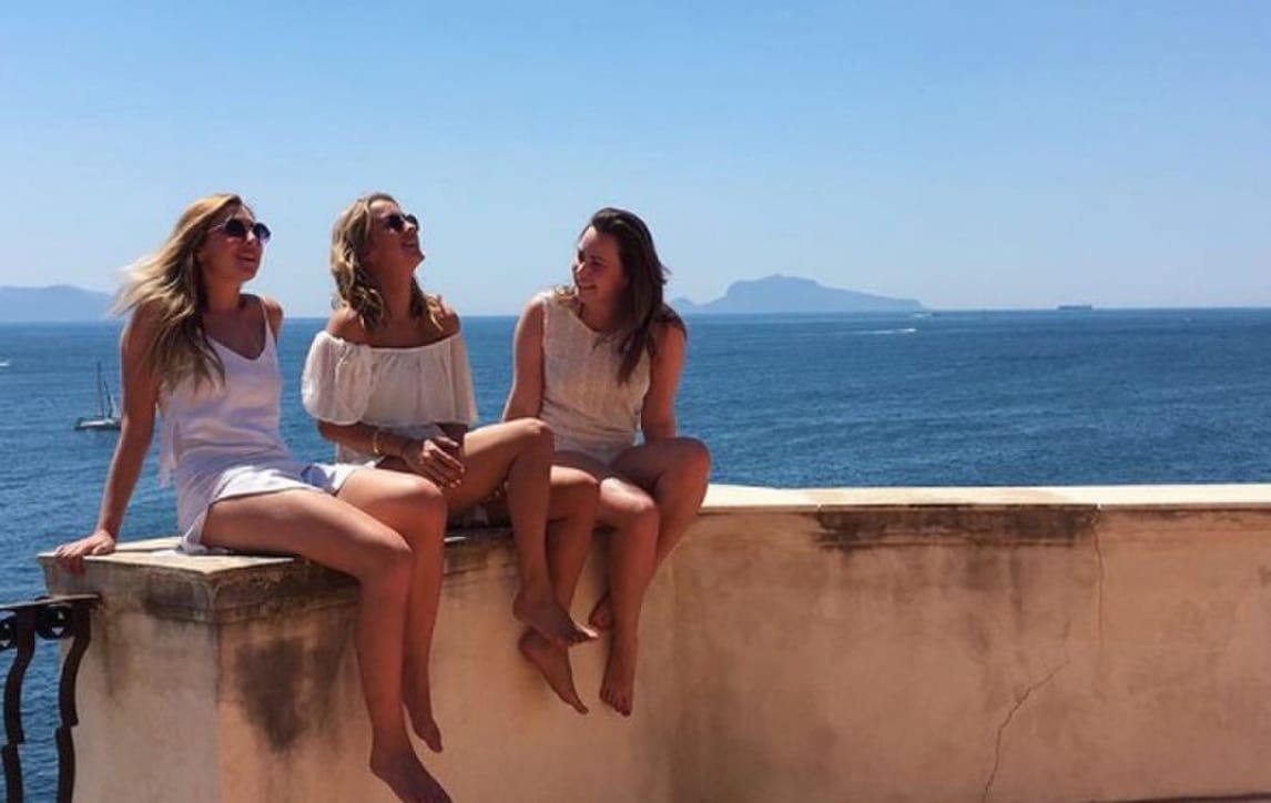 E Lady Mertens sorride dalla sua casa di Napoli: «La vita è bella»