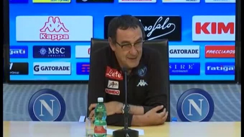 Sarri: "Tutti in piedi per Totti"