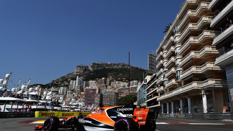 Monaco: Button penalizzato di 15 posti
