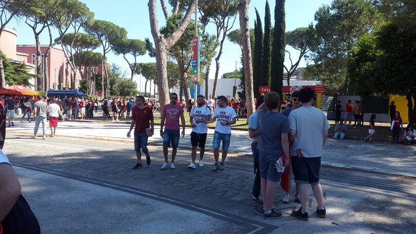 Totti day, i tifosi con la maglia del Corriere dello Sport-Stadio
