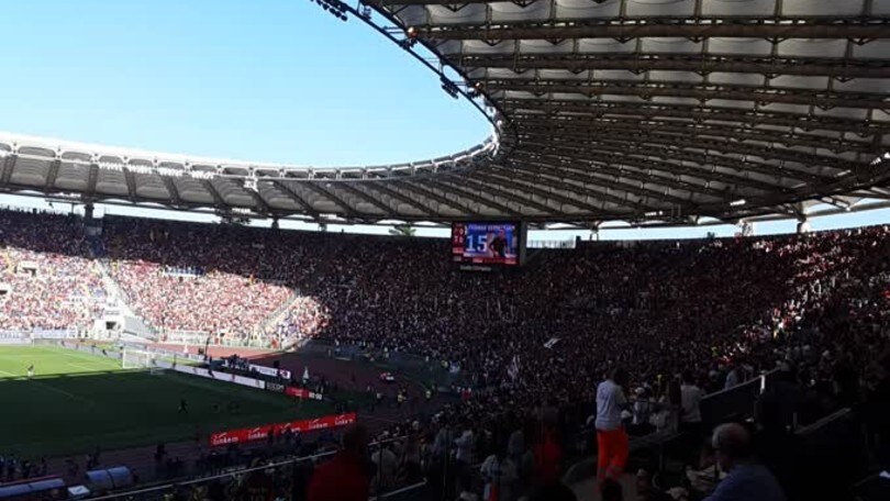 Roma, boato per Totti e fischi per Spalletti all'Olimpico