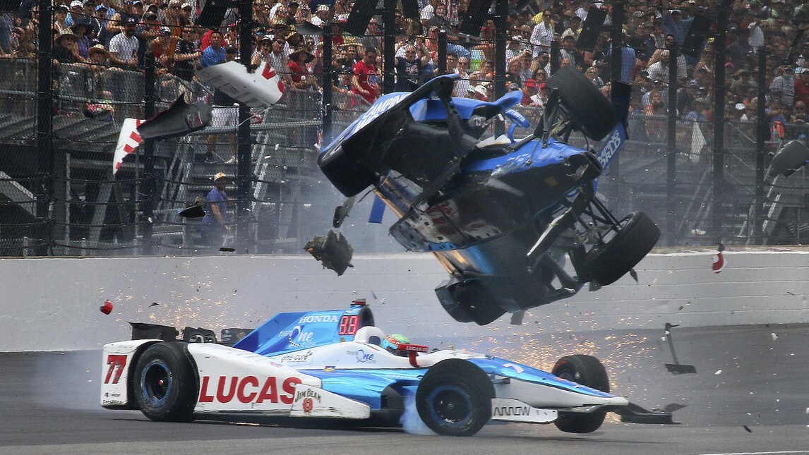 Indy 500, pazzesco incidente fra Dixon e Howard