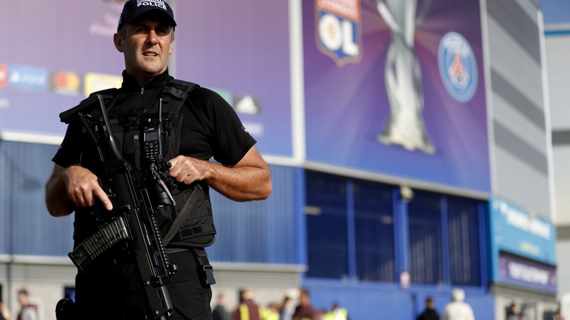 Perquisizioni e strade chiuse: scatta il piano sicurezza in vista della finale di Cardiff