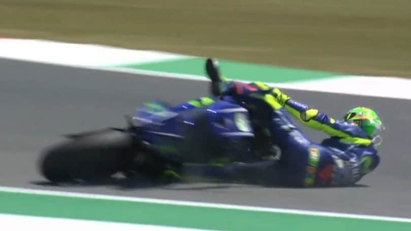 MotoGp Mugello, Rossi scivola ma è secondo nelle quarte libere