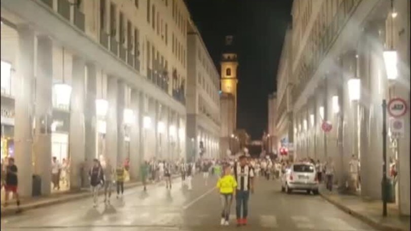Paura a Torino, la gente scappa dalla piazza