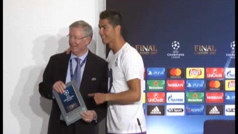 Alex Ferguson premia Cristiano Ronaldo