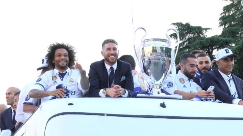 Real, la festa sul bus