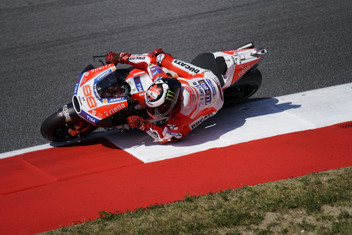 MotoGp Ducati, Lorenzo: «Non sono soddisfatto»