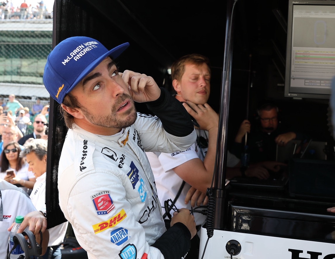 F1, Alonso dice no alla violenza di genere