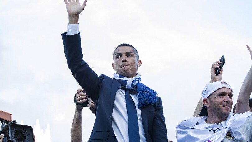 Clamoroso, offerta monstre di 180 milioni per Cristiano Ronaldo