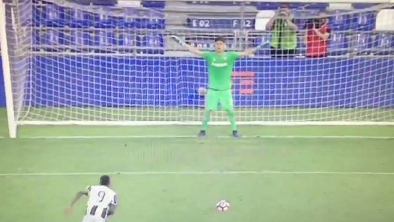 Kean prova il cucchiaio alla Totti: il risultato è disastroso